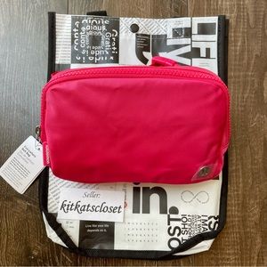 🆕 1L LIP GLOSS - NWT lululemon everywhere belt bag EBB